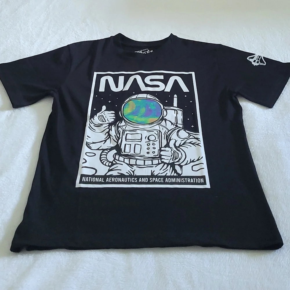 ✨️HP✨️ Eighty Eight Brand NASA🚀 Graphic Tee👕 - NWOT